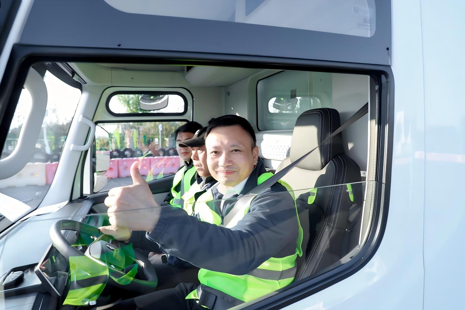 1761536170593309.jpg 欧马可4.jpg