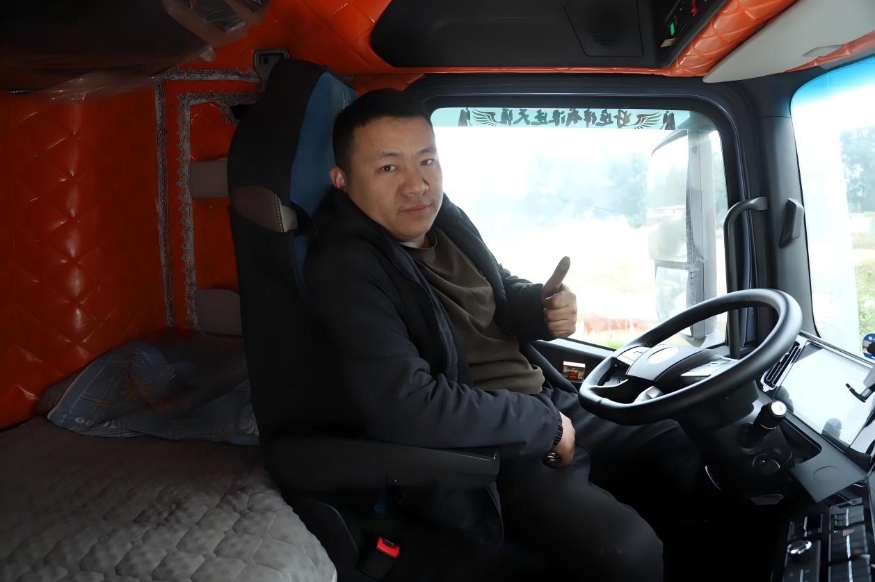 1761817027964471.jpg 欧曼银河6.jpg