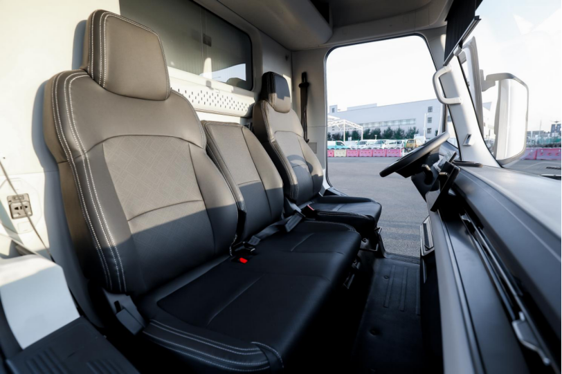 1774403580239756.png 【云南上市-配图】从“云品出滇”到“智运西南”,欧马可Z以硬核实力助力云南区域物流启新程21797.png