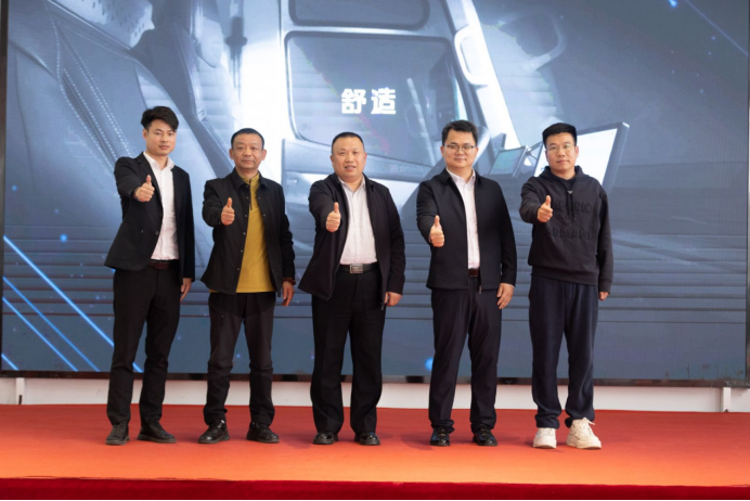 【武汉改V3配图】智耀江城 势起华中！欧马可Z智慧生态高端纯电轻卡于湖北重磅上市(2)272.png