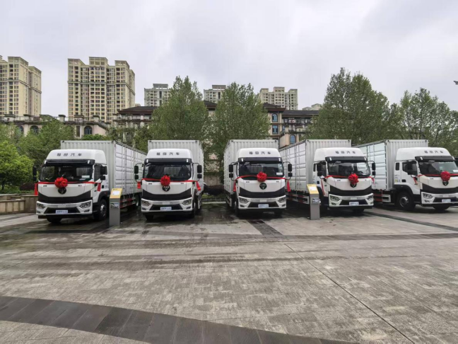 【配图】承载更强、动力更稳！欧航智蓝ER纯电超卡批量交付重庆大客户  赋能西南货运绿色高效升级(1)1561.png