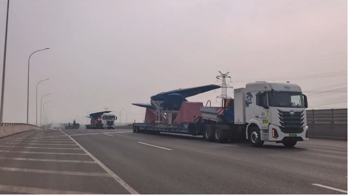 【新闻稿】欧曼银河5M新能源版完成空客A320 大部件首次新能源全电公路转运1082.png